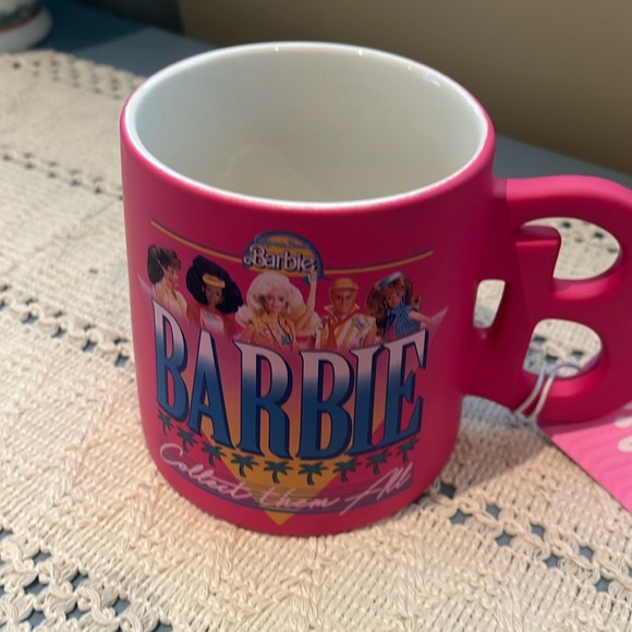 💓Mattel Barbie 21 Oz Mug 💕NWT🆕 ‼️PRICE DROP‼️ - Picture 7 of 8